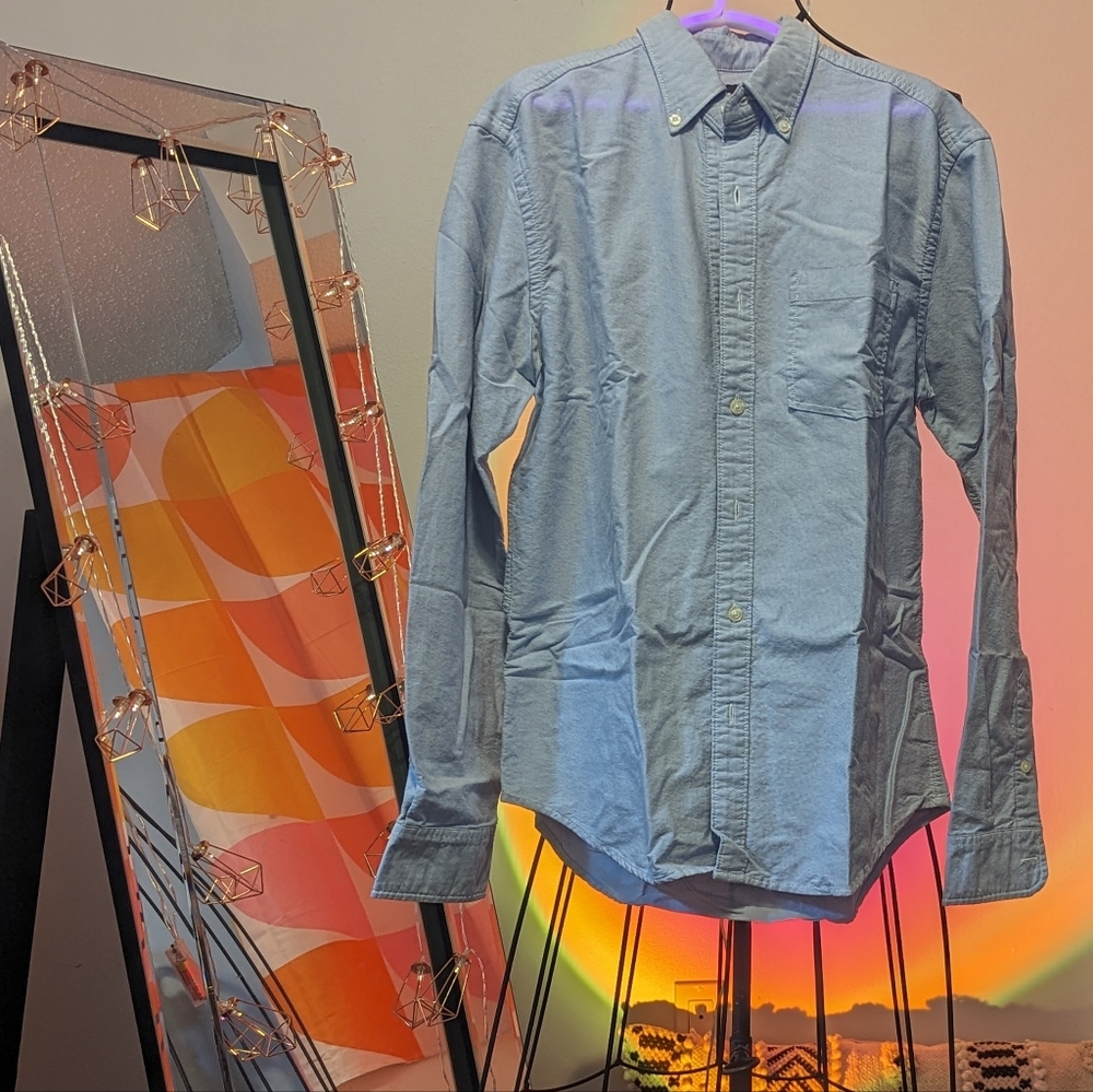 Men's sport shirt. Cotton denim look size small